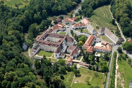 Luftbild der Klosteranlage St. Marienthal – Foto: Pawel Sosnowski, www.ibz-marienthal.de 