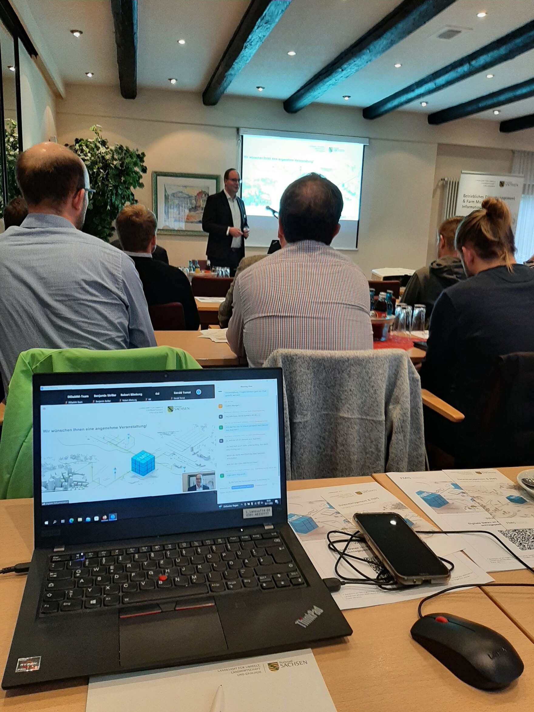 Bild von der Hybrid-Abschlussveranstaltung digitale Daten im Maschinenmanagement
