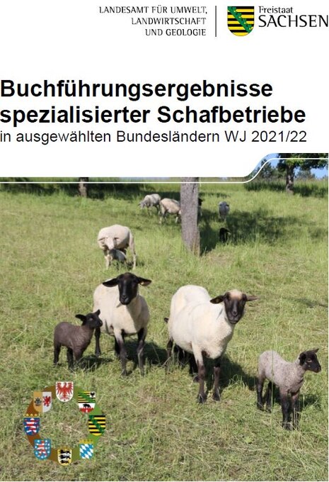 Deckblatt mit Logo des LfULG oben rechts und Bild mit Mutterschafen und Lämmern auf einer Wiese. Das Bild enthält außerdem den Wappenkranz der teilnehmenden Bundesländer.