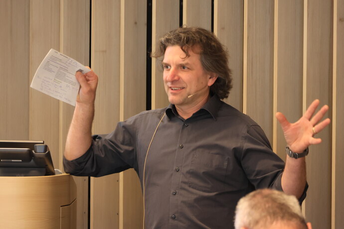 Christoph Müller bei der Moderation