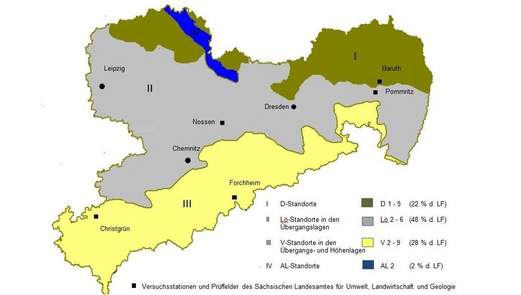 Die Karte zeigt die Lage der Versuchsstationen und Prüffelder in den Boden- und Klimaregionen Sachsens.