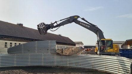 Abrissarbeiten Milchkuhstall